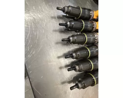 VOLVO D16 SCR Fuel Injector