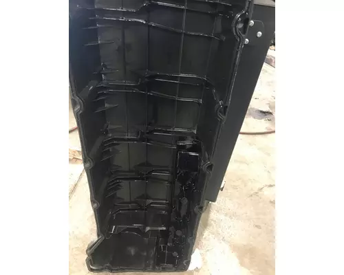 VOLVO D16 SCR Valve Cover