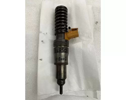 VOLVO D16 Fuel Injector