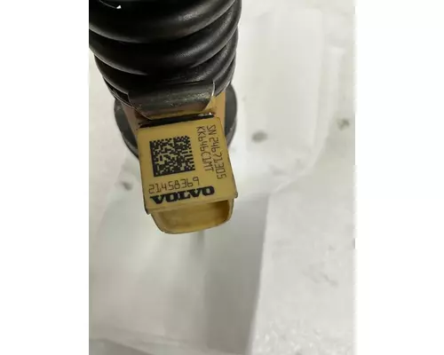 VOLVO D16 Fuel Injector