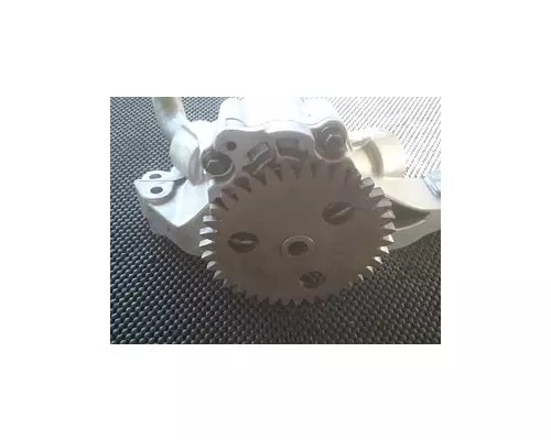 VOLVO D16 Oil Pump