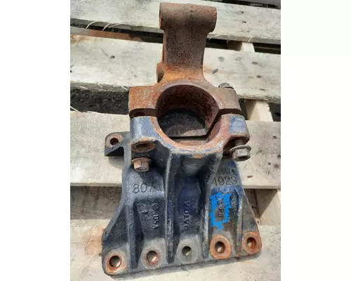 VOLVO D60A ENGINE MOUNTS, ENGINE (REAR)