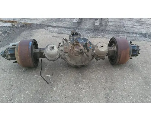 VOLVO EV80B AXLE ASSEMBLY, REAR (REAR)