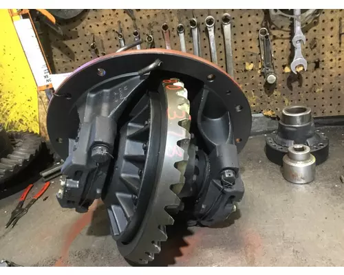 VOLVO EV80R378 DIFFERENTIAL ASSEMBLY REAR REAR