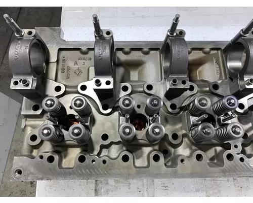 VOLVO VED12D Engine Cylinder Head