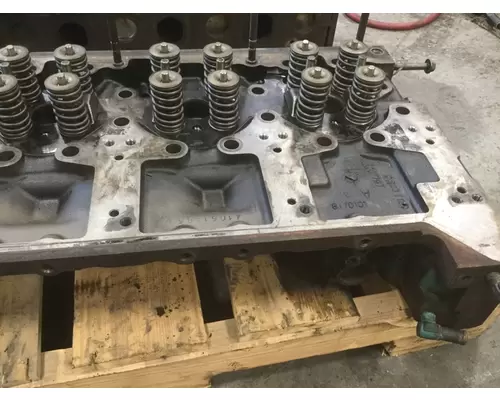 VOLVO VED12 Cylinder Head