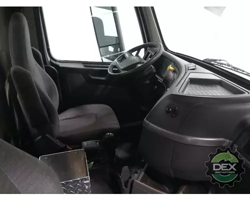 VOLVO VHD 8102 cab, complete