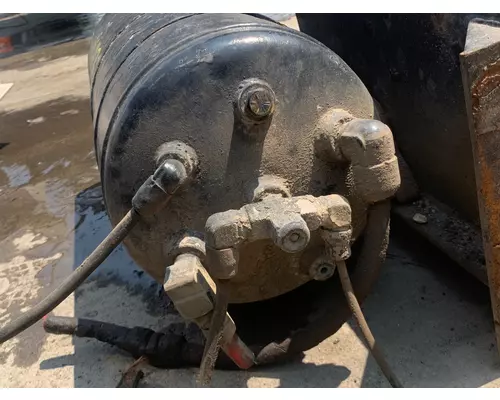 VOLVO VHD Air Tank