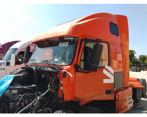 VOLVO VHD CAB