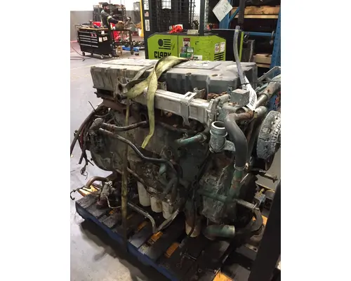 VOLVO VHD Engine Assembly