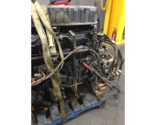 VOLVO VHD Engine Assembly