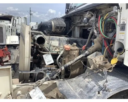 VOLVO VHD Engine Assembly