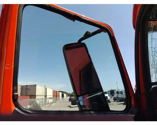 VOLVO VHD GLASS, DOOR, FRONT