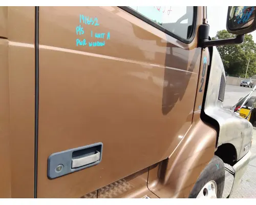 VOLVO VN 1996-1999 DOOR ASSEMBLY, FRONT