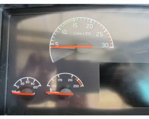 VOLVO VN 610 Instrument Cluster