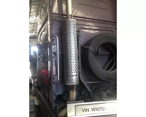 VOLVO VN SERIES Exhaust Stack