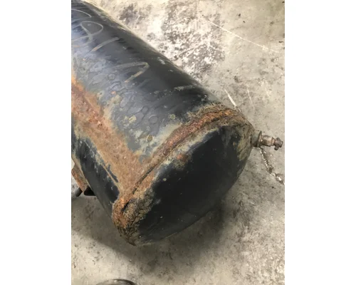 VOLVO VN670 Air Tank