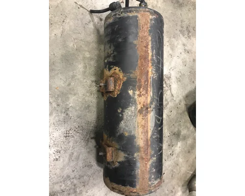 VOLVO VN670 Air Tank