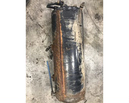 VOLVO VN670 Air Tank