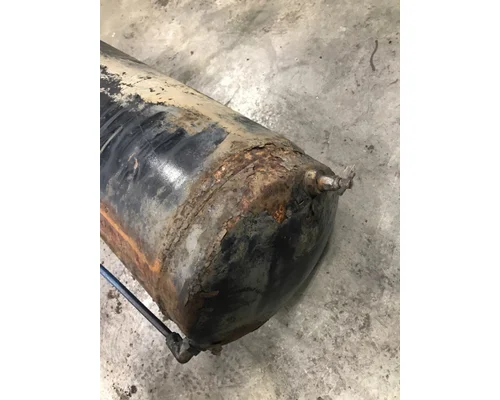 VOLVO VN670 Air Tank