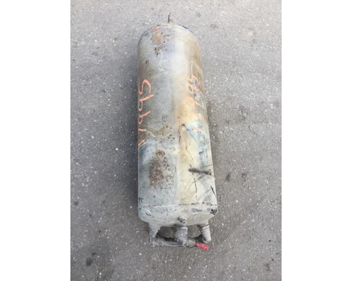 VOLVO VN670 Air Tank