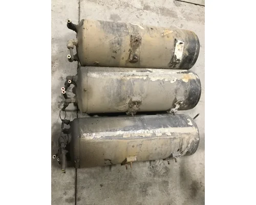 VOLVO VN670 Air Tank
