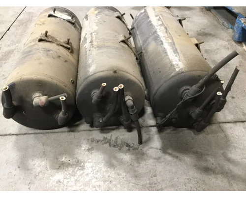 VOLVO VN670 Air Tank