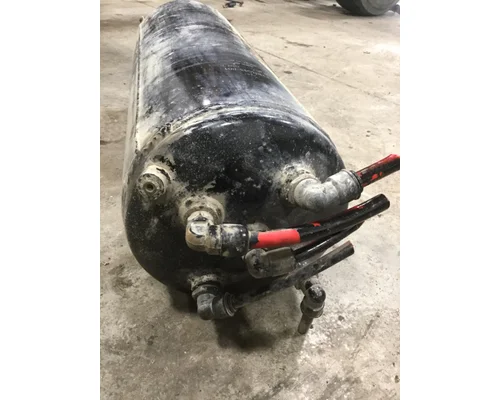 VOLVO VN670 Air Tank