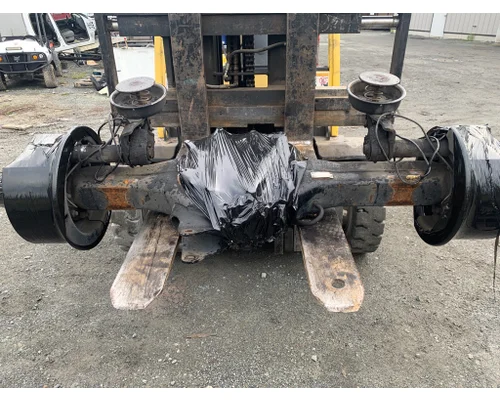 VOLVO VN670 Axle Assembly, Rear