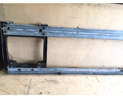 VOLVO VN670 Brackets, Misc.