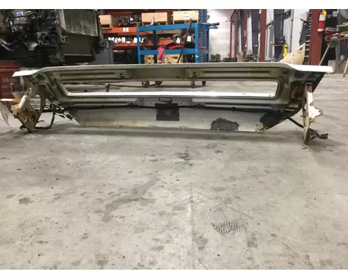 VOLVO VN670 Bumper Assembly, Front