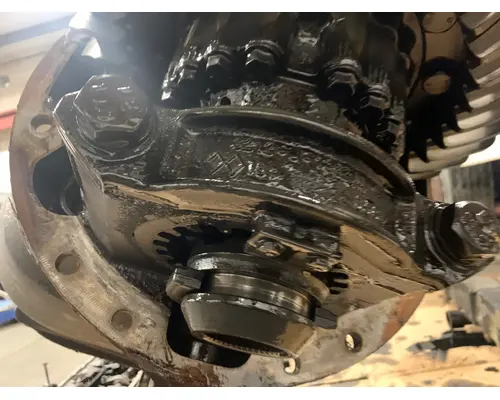 VOLVO VN670 Differential Assembly (Front, Rear)