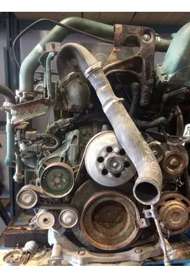 VOLVO VN670 Engine Assembly