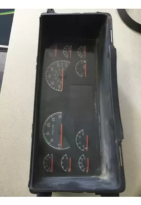 VOLVO VN670 Instrument Cluster