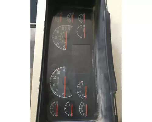 VOLVO VN670 Instrument Cluster