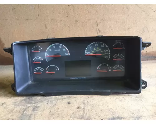 VOLVO VN670 Instrument Cluster