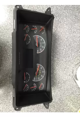 VOLVO VN670 Instrument Cluster