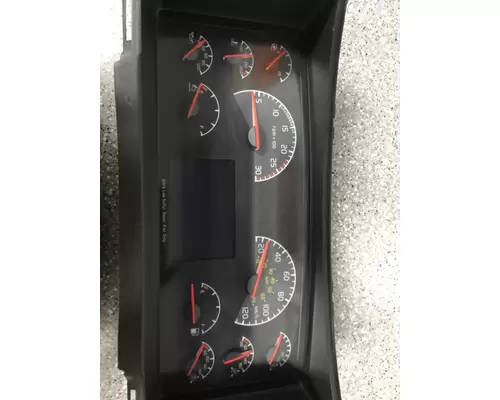 VOLVO VN670 Instrument Cluster