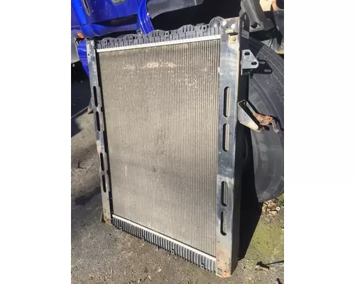 VOLVO VN670 Radiator