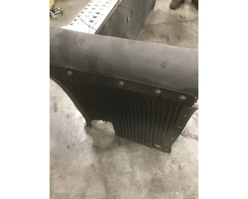 VOLVO VN670 Skirt