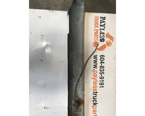 VOLVO VN670 Skirt