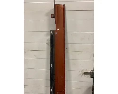VOLVO VN730 Skirt