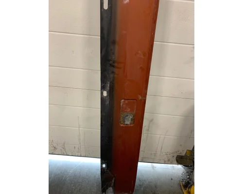 VOLVO VN730 Skirt
