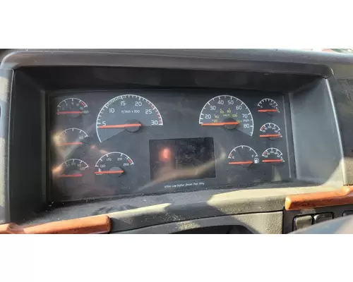 VOLVO VNL  680 Instrument Cluster