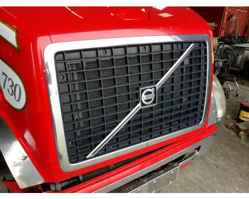VOLVO VNL 1998-2003 GRILLE
