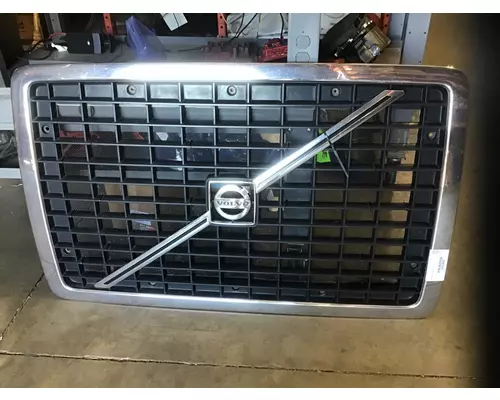 VOLVO VNL 1998-2003 GRILLE