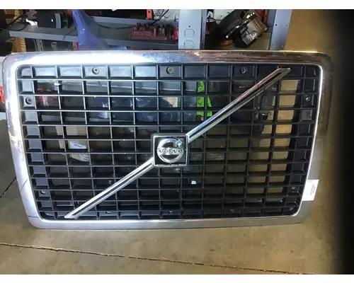 VOLVO VNL 1998-2003 GRILLE