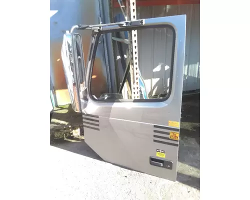 VOLVO VNL 1999-2025 DOOR ASSEMBLY, FRONT