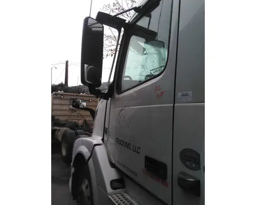 VOLVO VNL 1999-2025 DOOR ASSEMBLY, FRONT