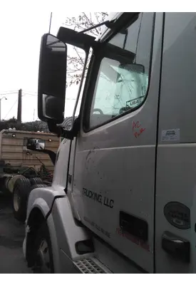 VOLVO VNL 1999-2025 DOOR ASSEMBLY, FRONT